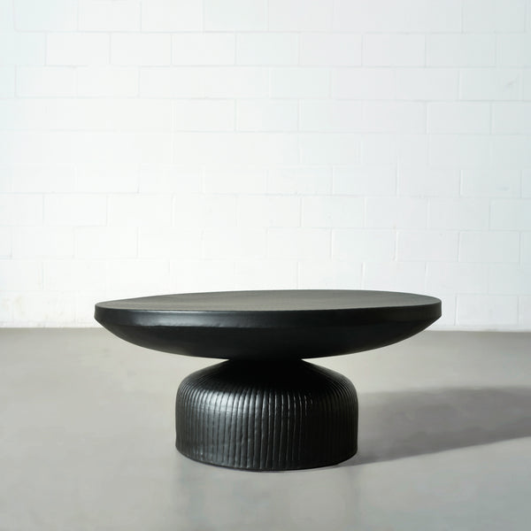 RAE - Table basse en métal noir