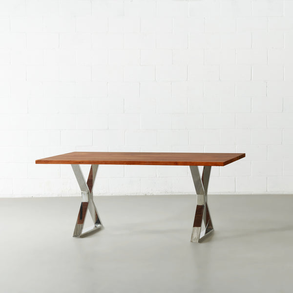 DANTON - Table en acacia à bord droit avec plateau de 3,5 cm d'épaisseur et pieds en X chromés