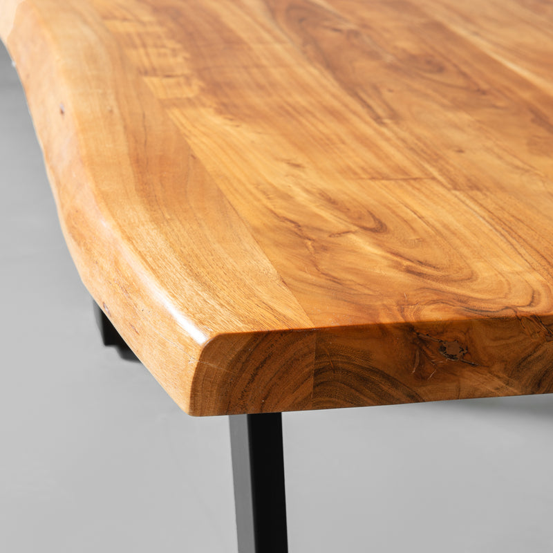 Table Basse en bois d'Acacia avec pieds en U noirs / naturel