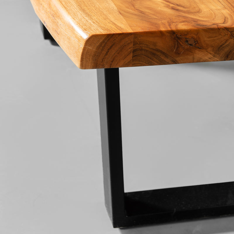 Table Basse en bois d'Acacia avec pieds en U noirs / naturel