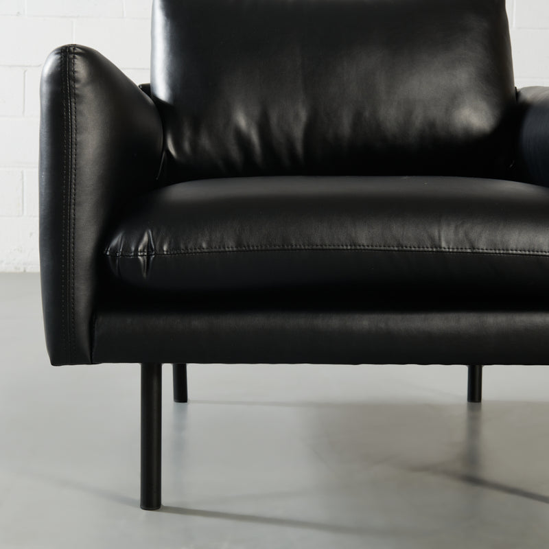 MAPLETON - Chaise en cuir végétalien noir