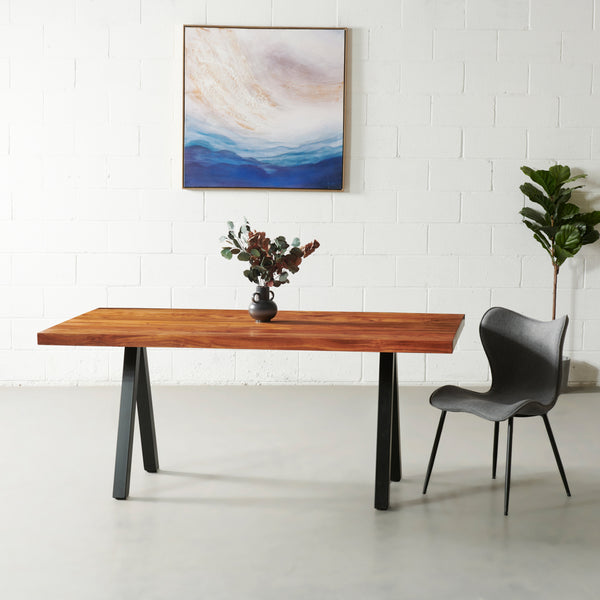 table de salle à manger en bois d'Acacia à coupe droite avec pieds X noirs / naturel