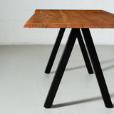 DANTON - Table en acacia avec plateau de 3,5 cm d'épaisseur et pieds pyramidaux noirs