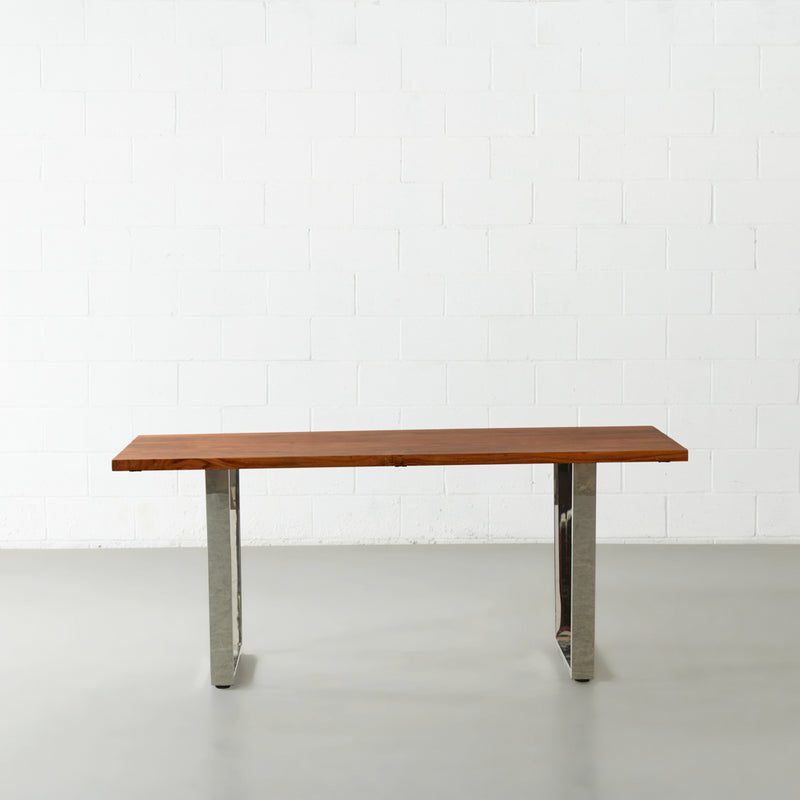 DANTON - Table en acacia à bord droit avec plateau de 3,5 cm d'épaisseur et pieds en U chromés