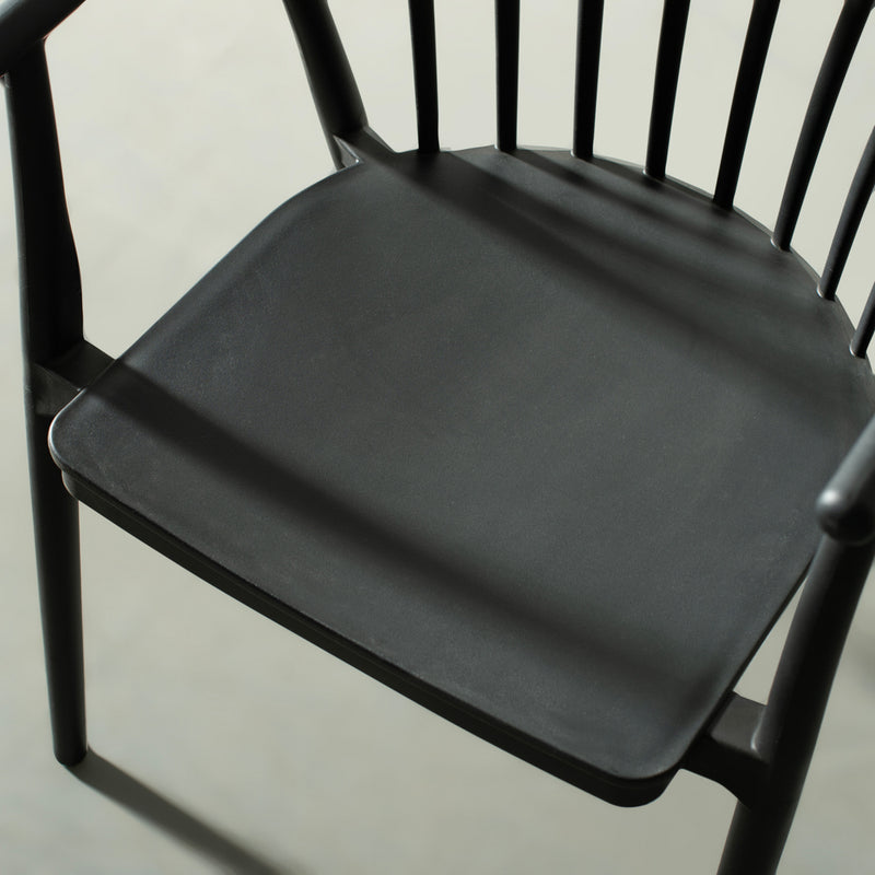 EDITH - Chaise de salle à manger en plastique noir résistant aux UV