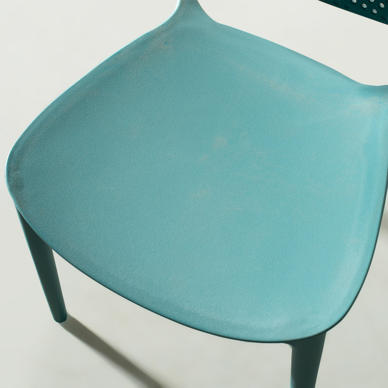 POLKA - Chaise de salle à manger en plastique bleu résistant aux UV