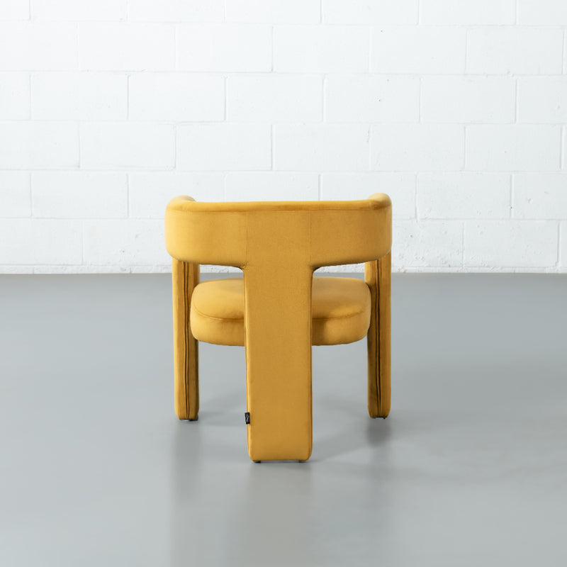 MEZE - Chaise longue en velours jaune