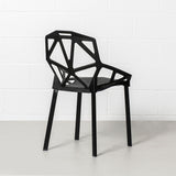 chaise géométrique noire