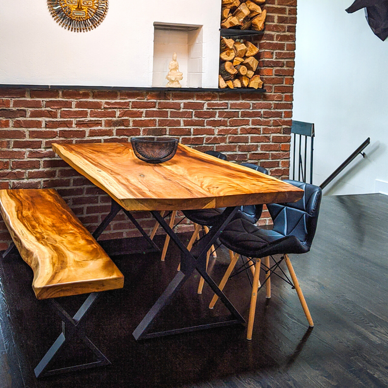 table en bois de Suar avec pieds X noirs/naturel