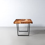 table en bois de Suar à coupe droite avec pieds en U noirs/naturel